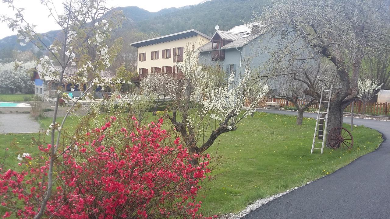L'Escale En Ubaye Bed & Breakfast Saint-Pons  Eksteriør bilde